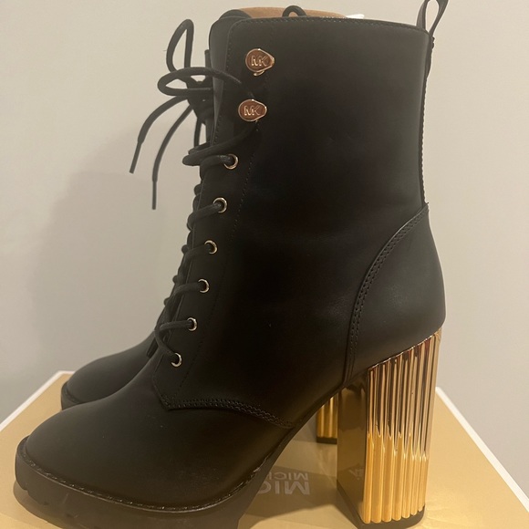 Michael Kors boots like new - Picture 2 of 4